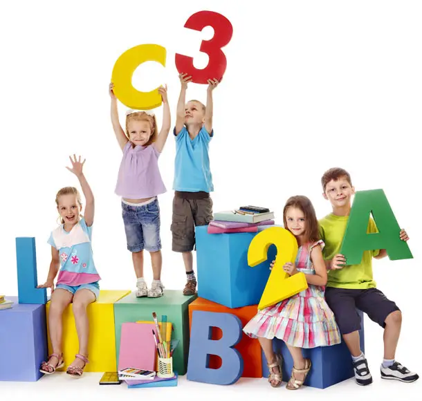 Starten Sie noch heute das ABC-Abenteuer Ihres Kindes mit unseren interaktiven Lernmaterialien für die erste Klasse der Grundschule! - Lernspiele und Lernmaterial Grundschule / Vorschule / Kita shutterstock.com - Poznyakov